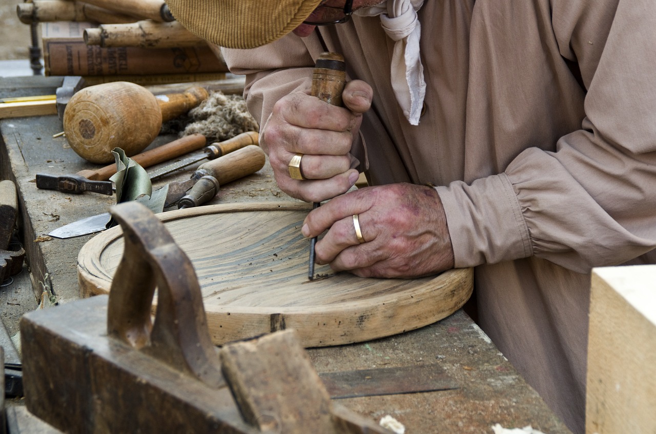 Creating Unique Wooden Carvings: Techniques and Tips